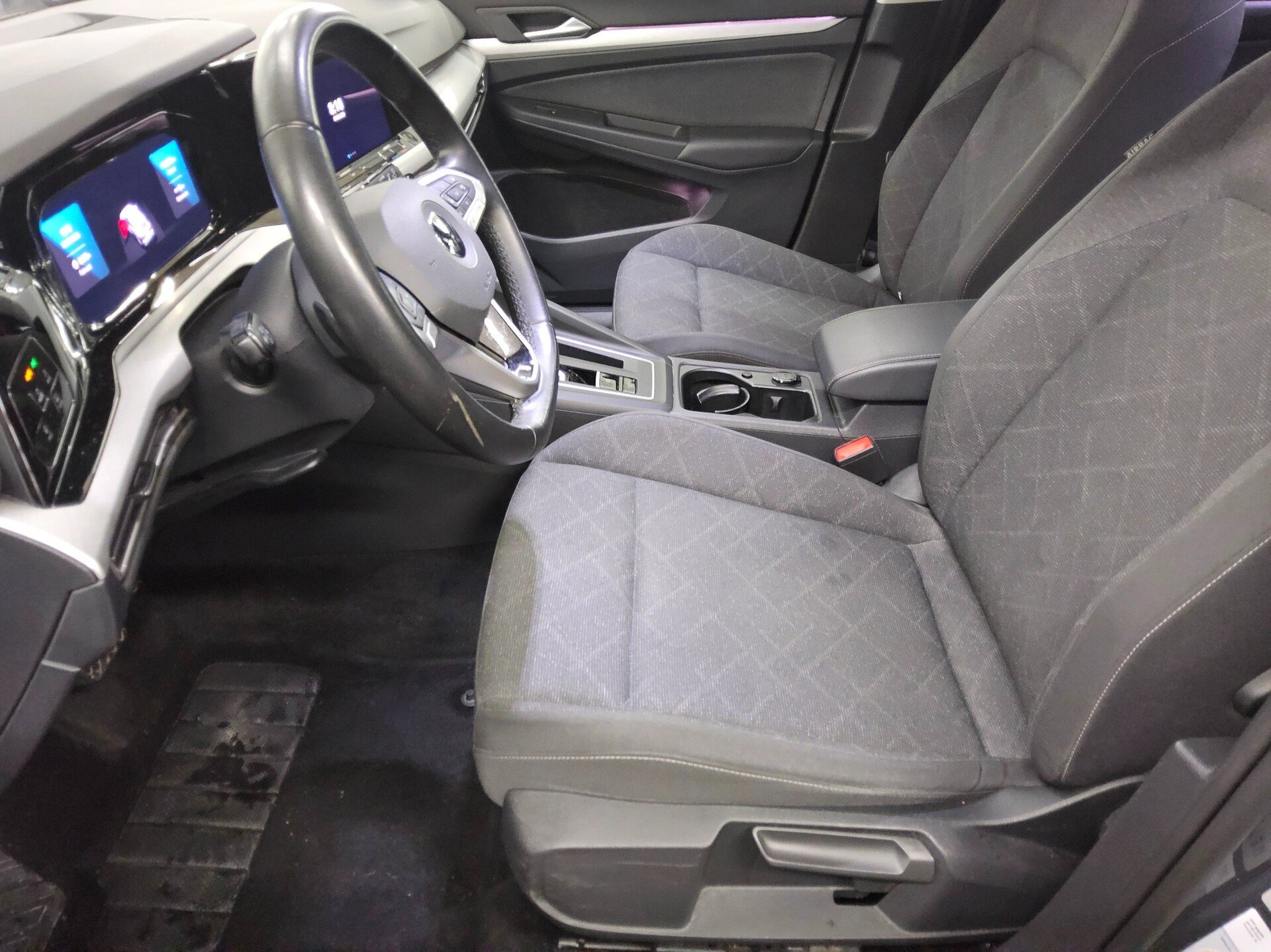 Volkswagen Golf-8 Var. 2.0 TDI Life Navi LED DC ACC PDC Shz 9