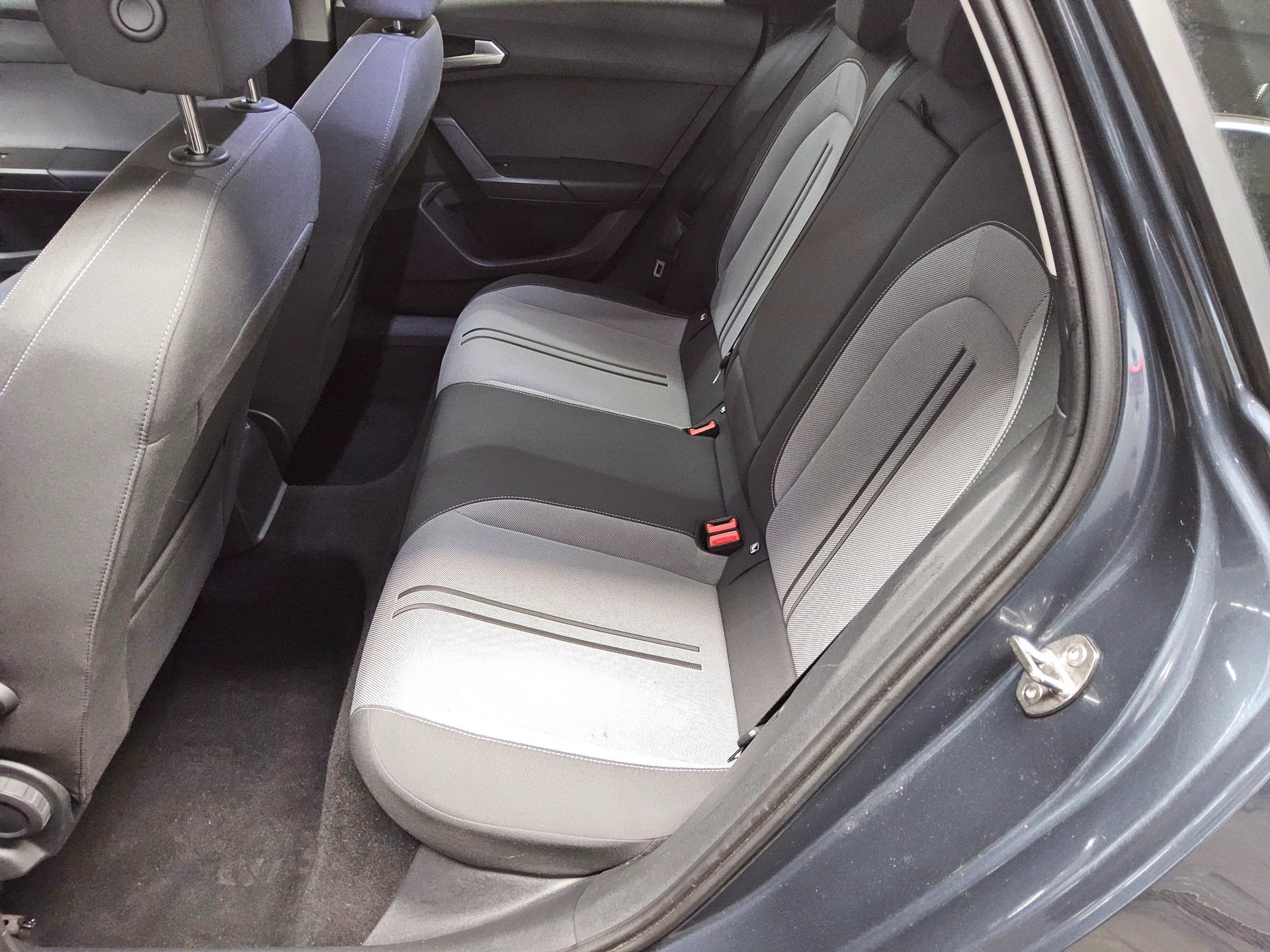 Seat Leon Sportstourer 2.0 TDI Style Navi LED vc RfK 13