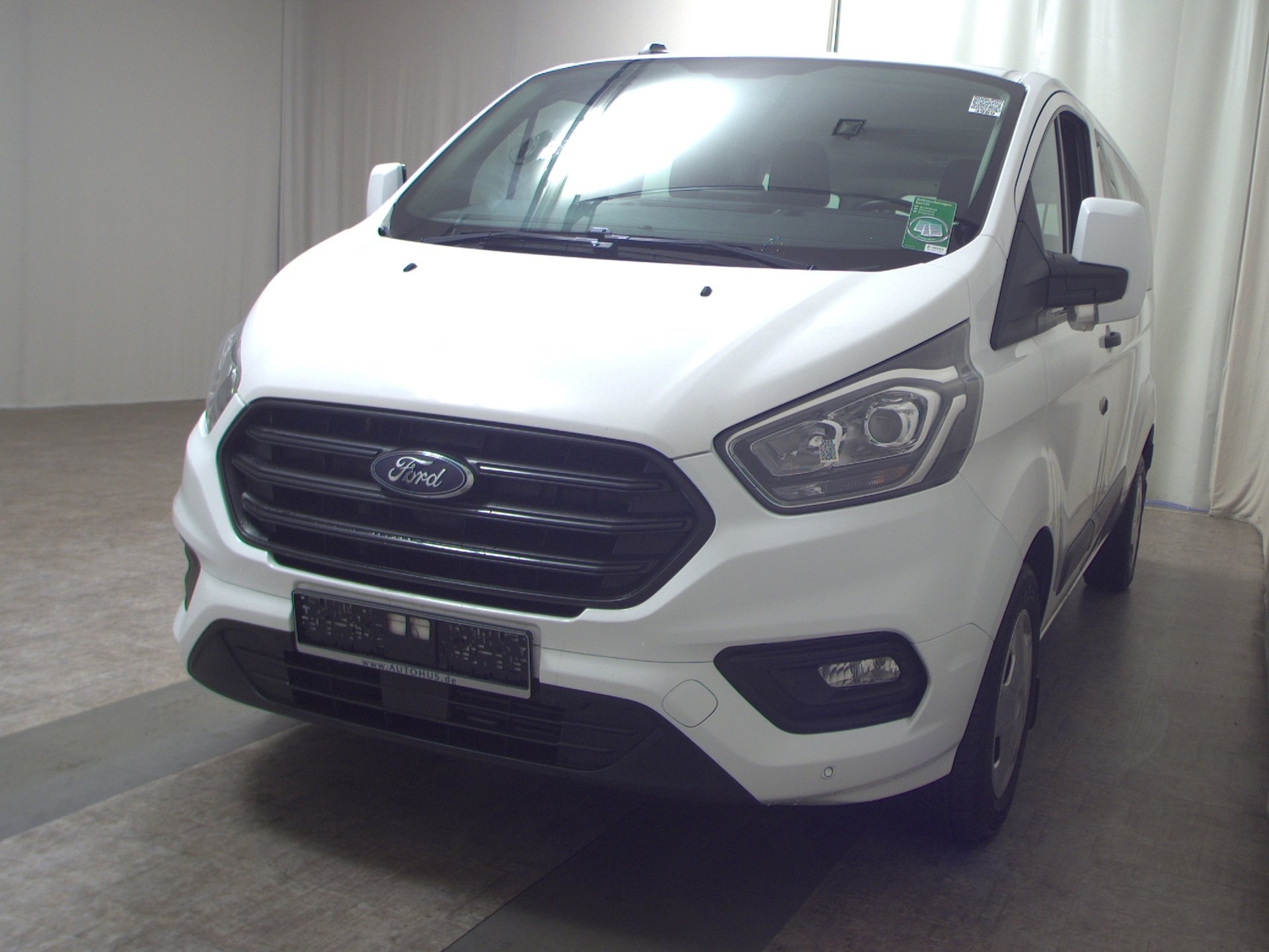 Ford Tourneo Custom 2.0 TDCi Trend L2H1 9-Sitze 2
