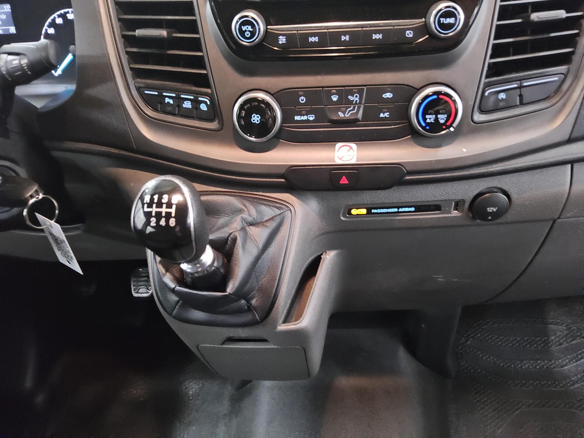 Ford Tourneo Custom 2.0 TDCi Trend L2H1 9-Sitze 6