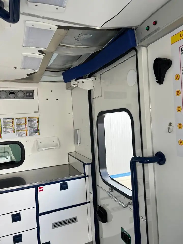 Mercedes-Benz Sprinter 519 KRANKENWAGEN AUTOMATIK KLIMA LED 13