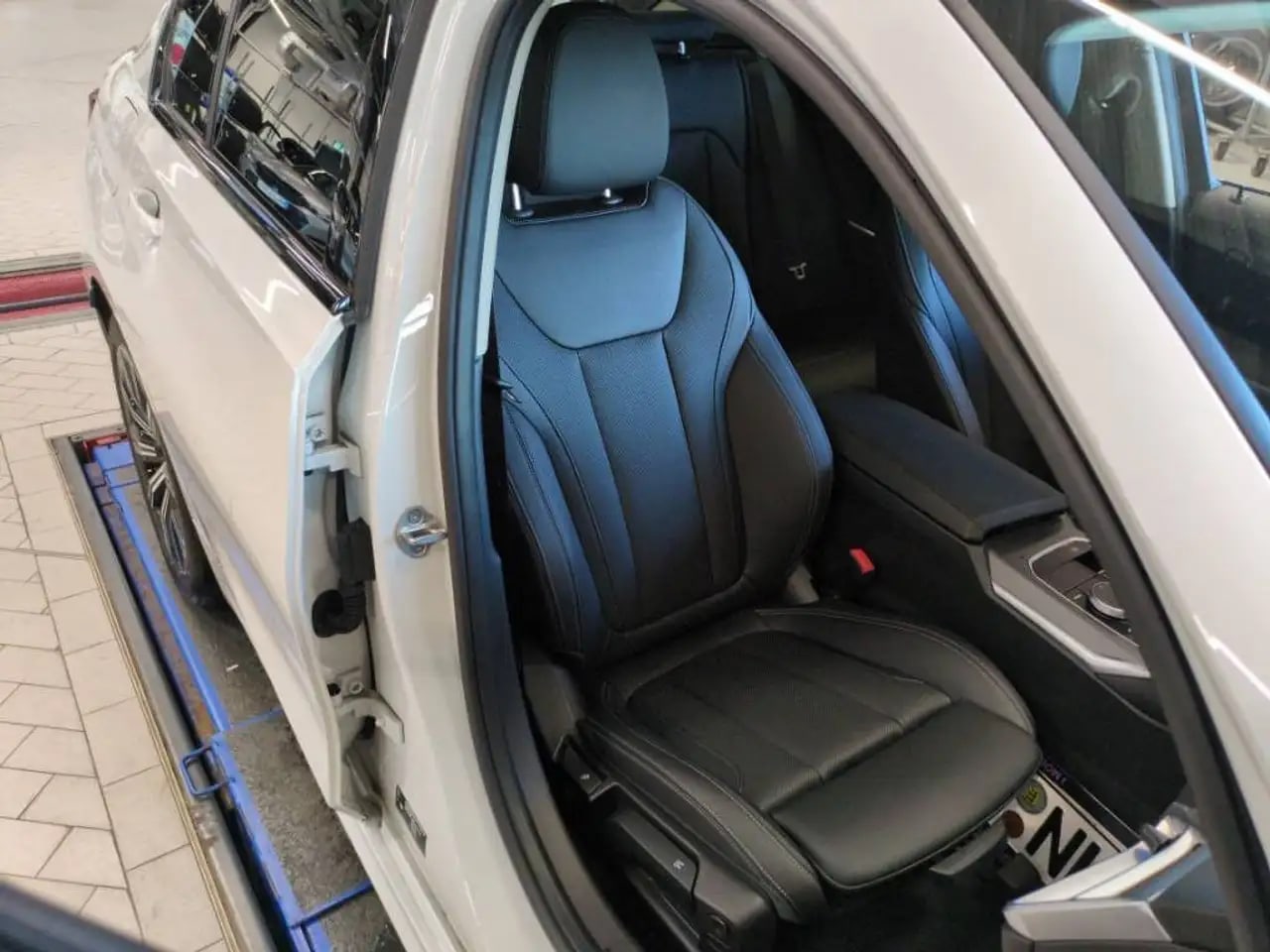 BMW 320 d xDrive STHZG*Sdach*HiFi*360*Leder*Innovati 7
