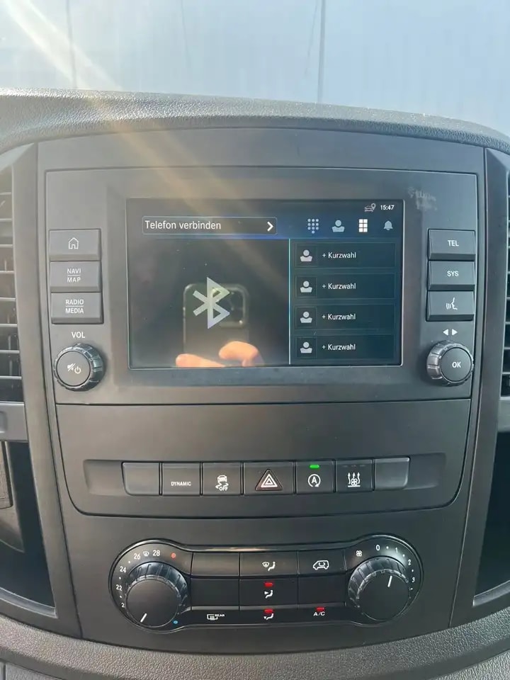 Mercedes-Benz Vito 116 TOURER KOMPAKT NAVI KAMERA 8-SITZER AHK 18