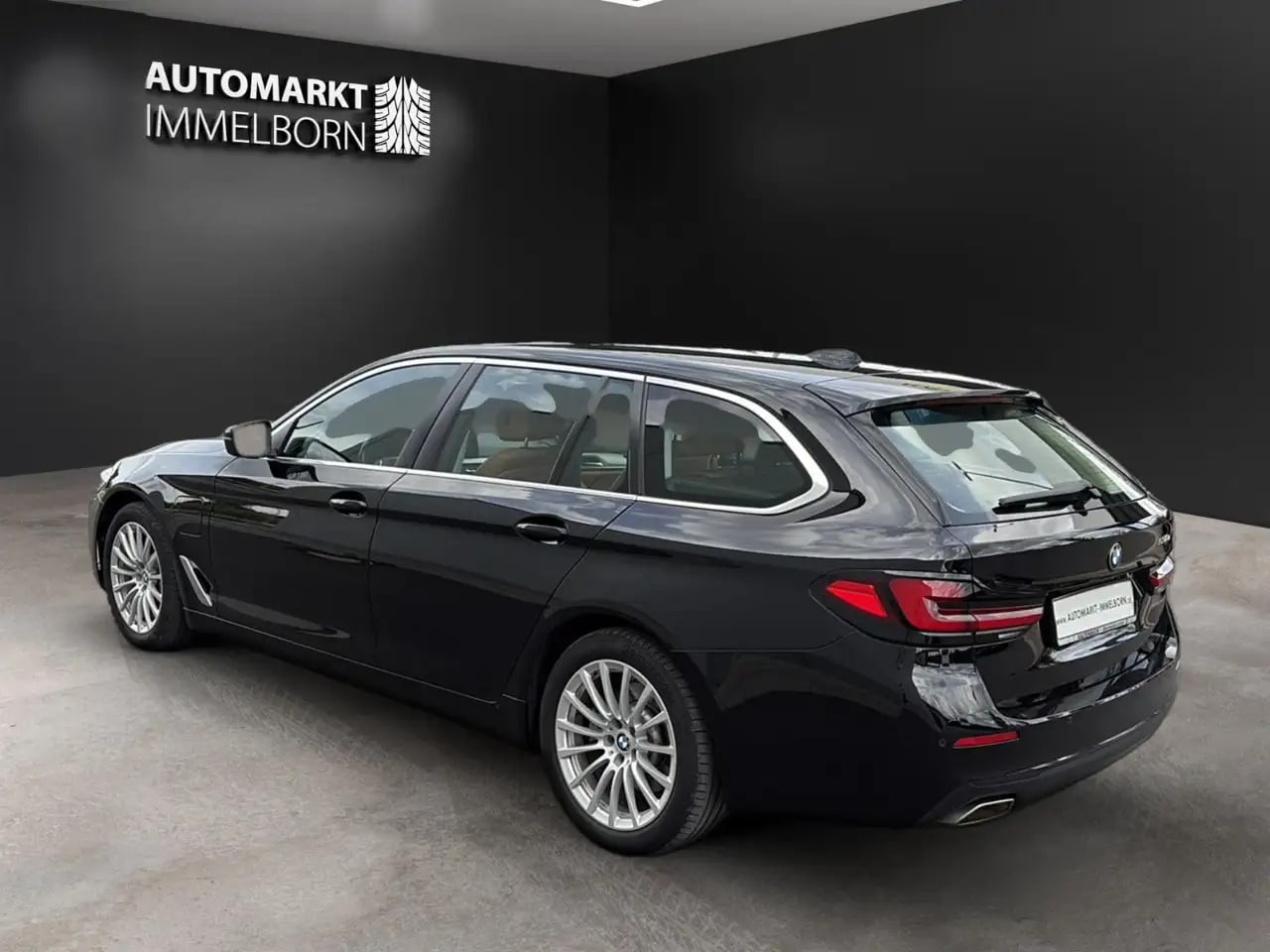 BMW 530 e AHK*VollLeder*LED*LivecP*NaviTouch*DAB*18 6
