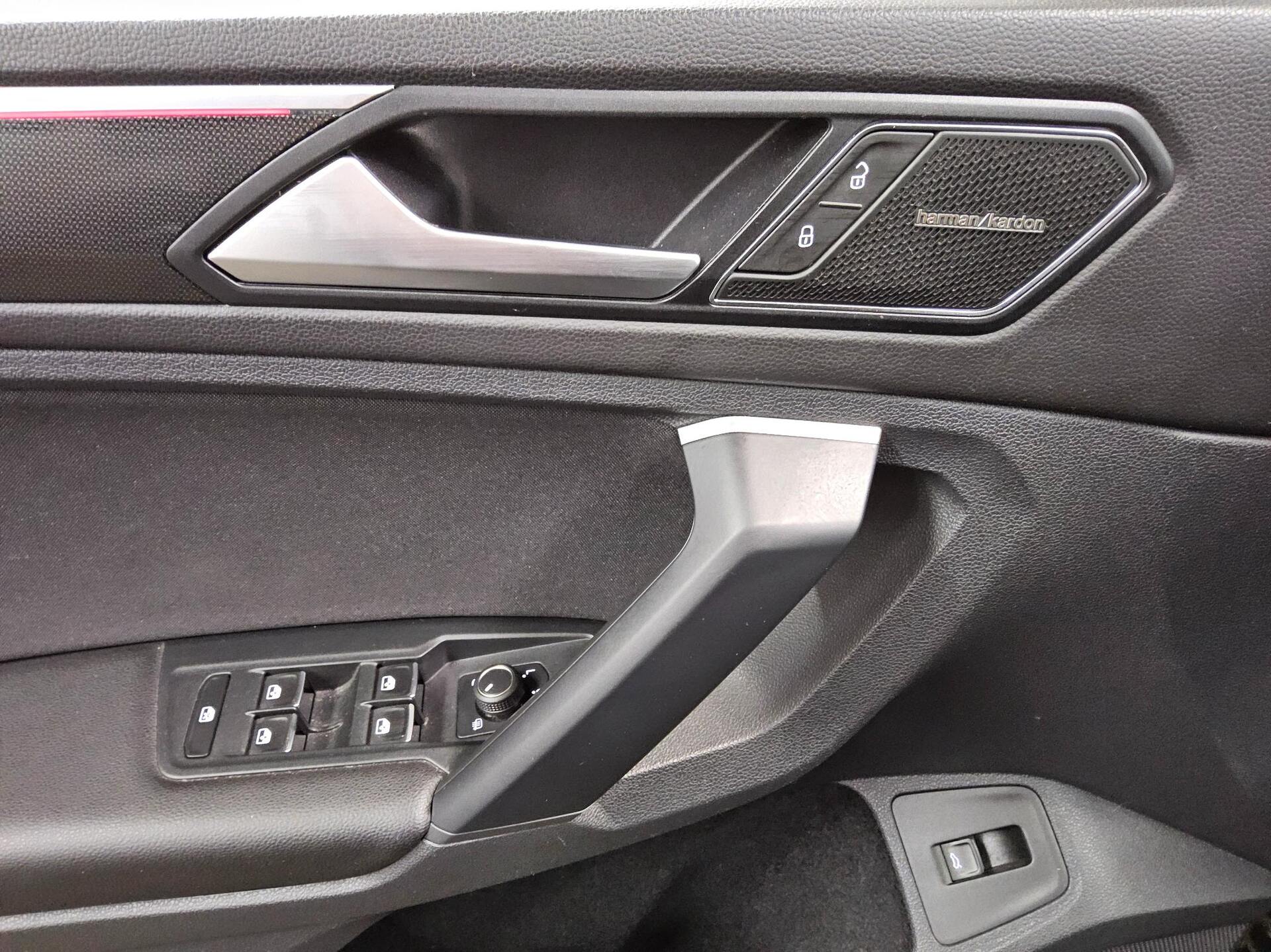 Volkswagen Tiguan 2.0 TDI 4M Elegance Matrix H-K DC HuD AHK 10
