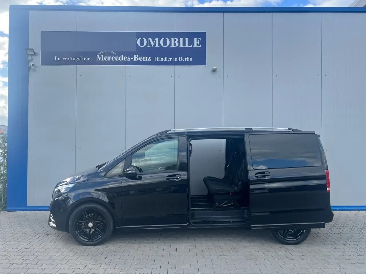 Mercedes-Benz V 220 d 9G KOMPAKT AMG-LINE NIGHPAKET LED AHK 6