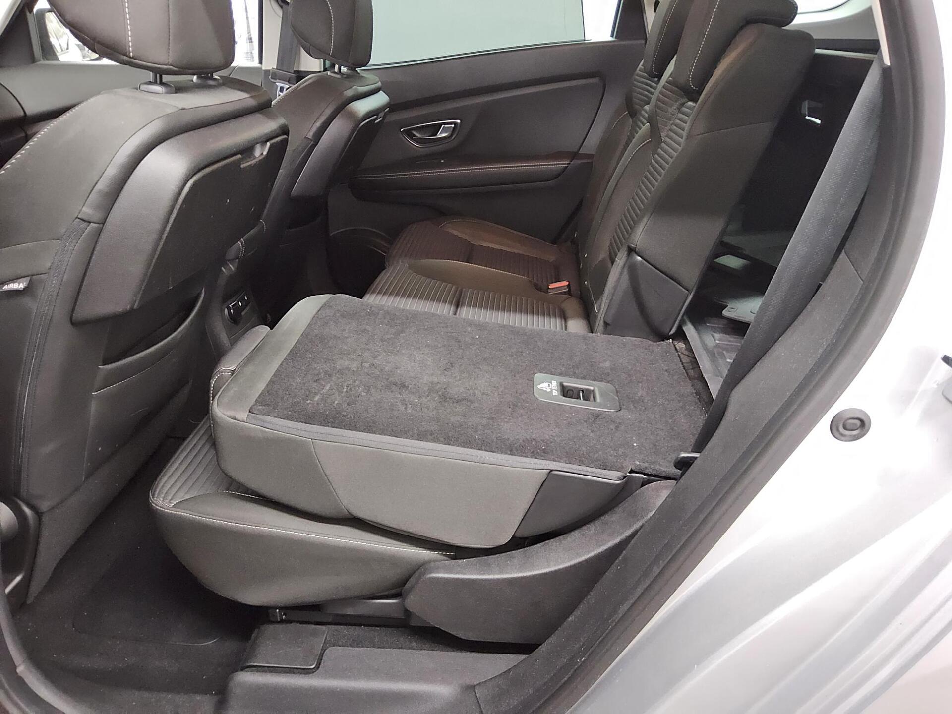 Renault Grand Scenic 1.7 BLUE dCi Navi PDC  LED 12