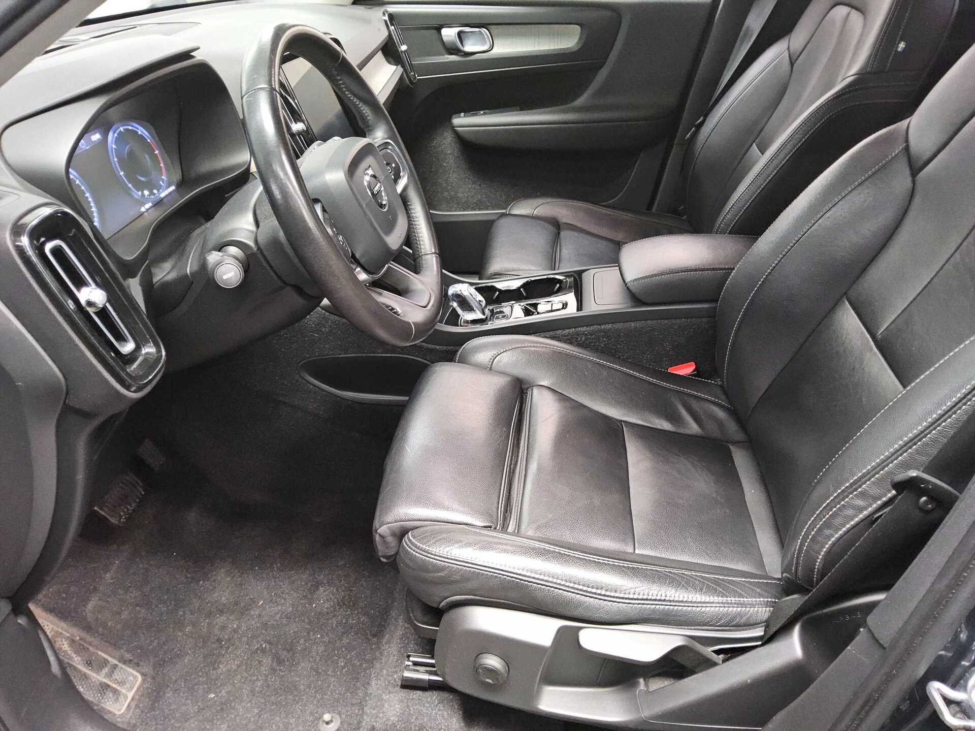 Volvo XC40 D3 Inscription Leder Navi AHK LED StandHzg 9