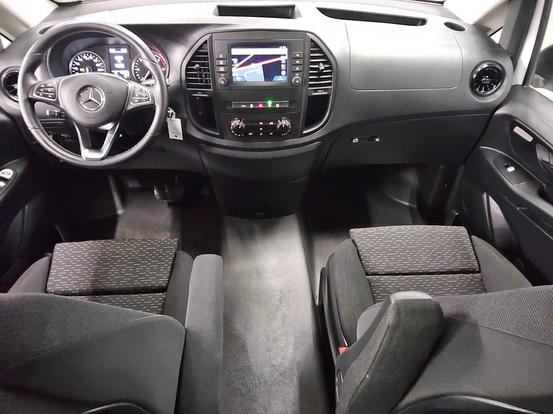 Mercedes-Benz Vito CDI Tourer Pro extralang 8-Sitze Navi RfK 5
