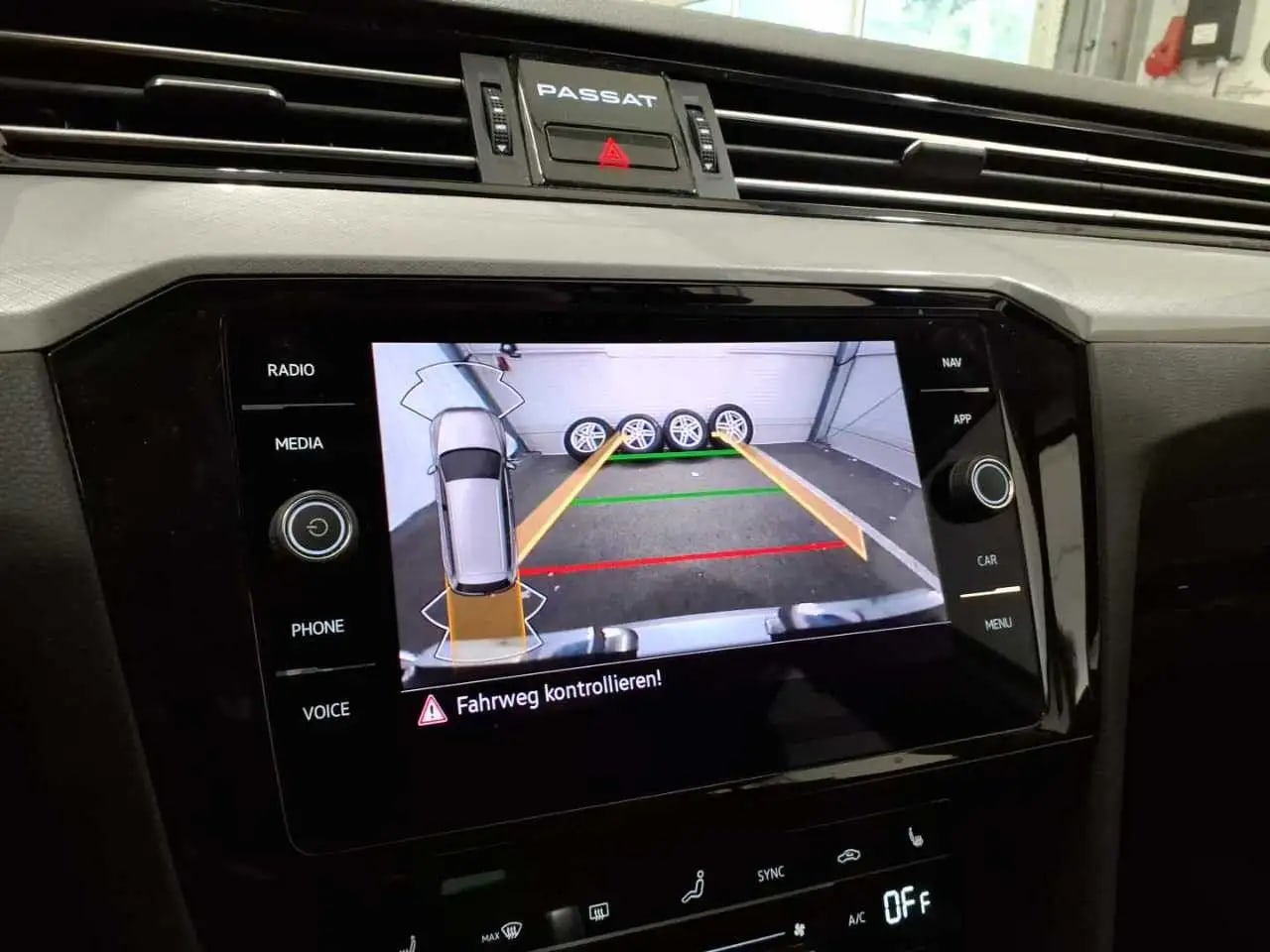 Volkswagen Passat Business Kamera*ACC*Massag**LM*IQLight 12