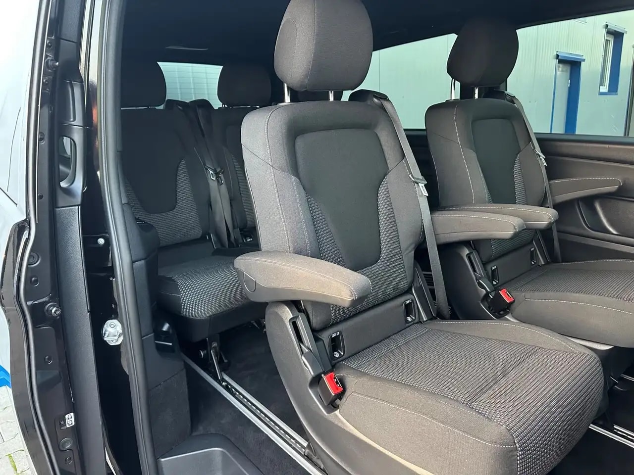 Mercedes-Benz V 250 LANG 9G AMG-LINE WEBASTO AHK EL. TÜREN LED 18