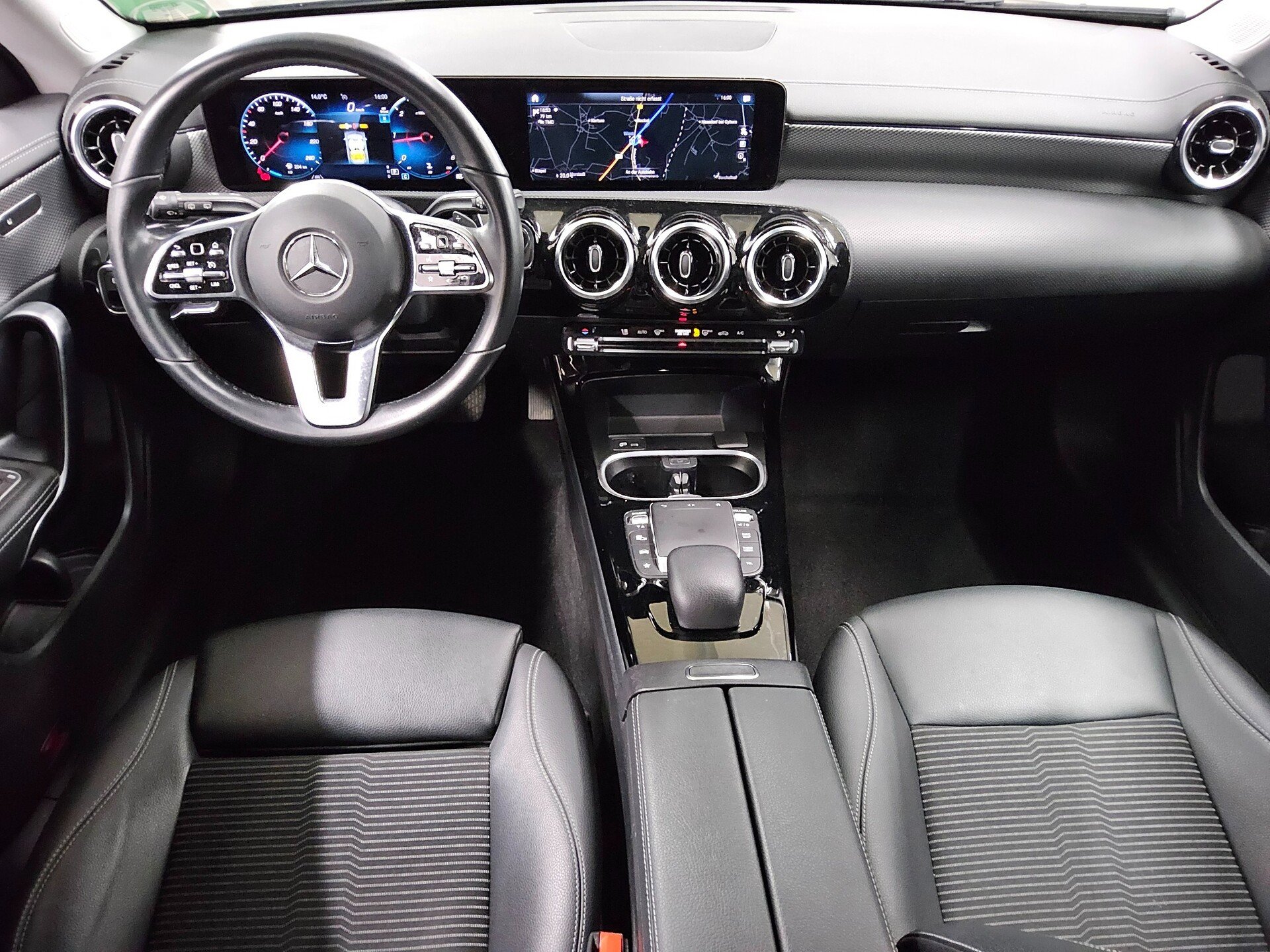 Mercedes-Benz CLA 200 SB d Progressive T-Leder Navi LED RfK 5
