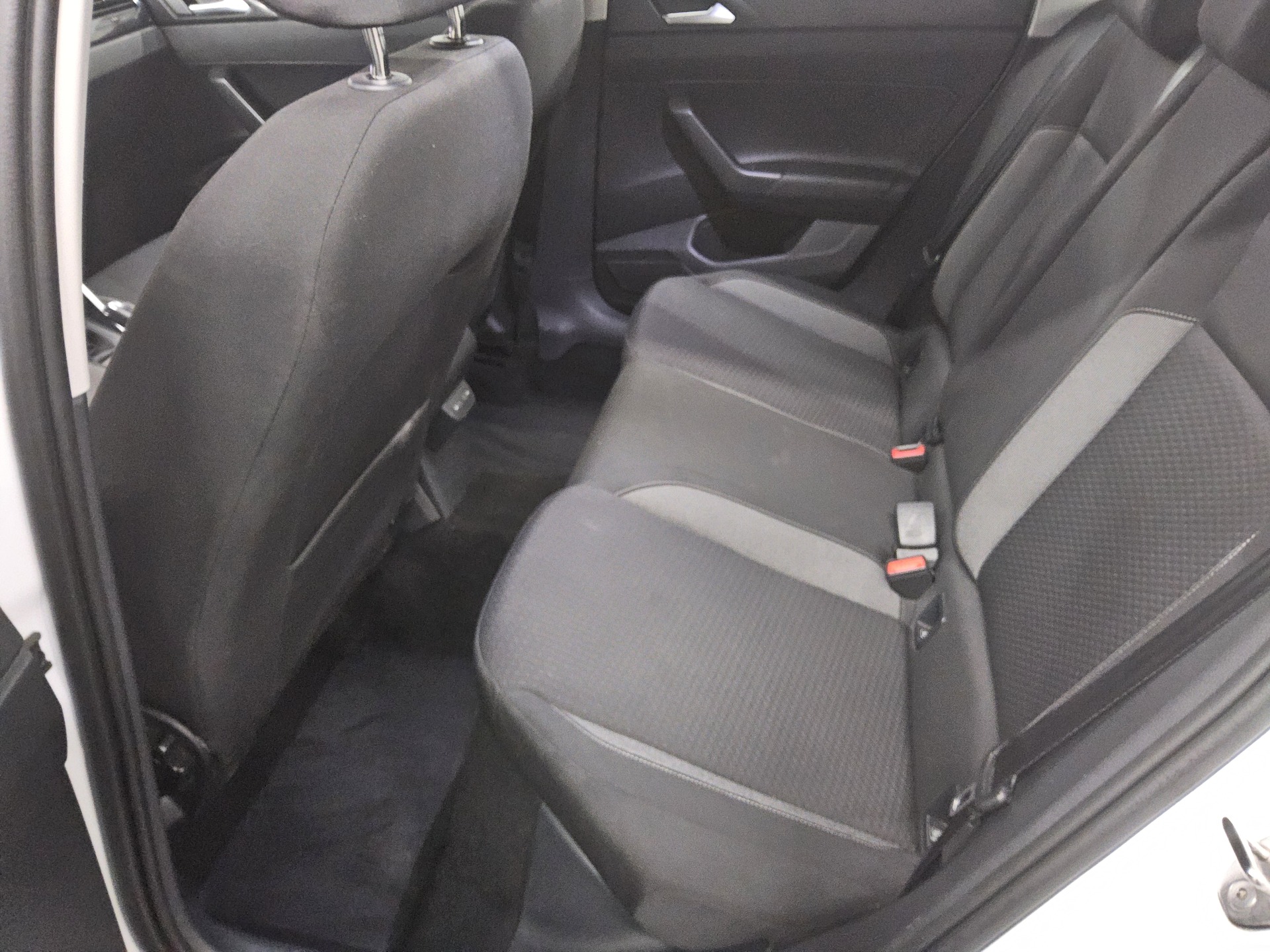 Volkswagen Taigo 1.0 TSI Life Navi DC LED DAB PDC Shz 13