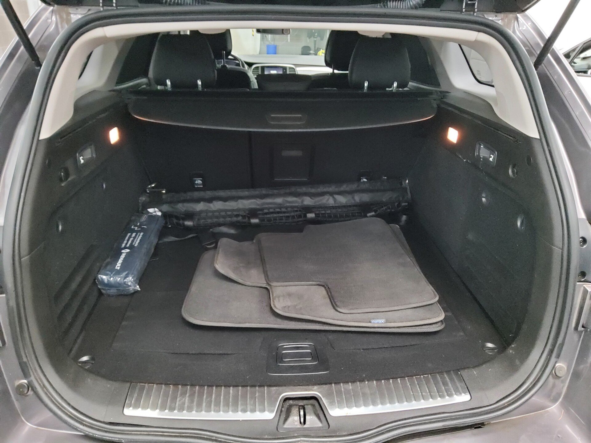 Renault Talisman Grandtour 1.6 dCi T-Leder Navi LED AHK 11