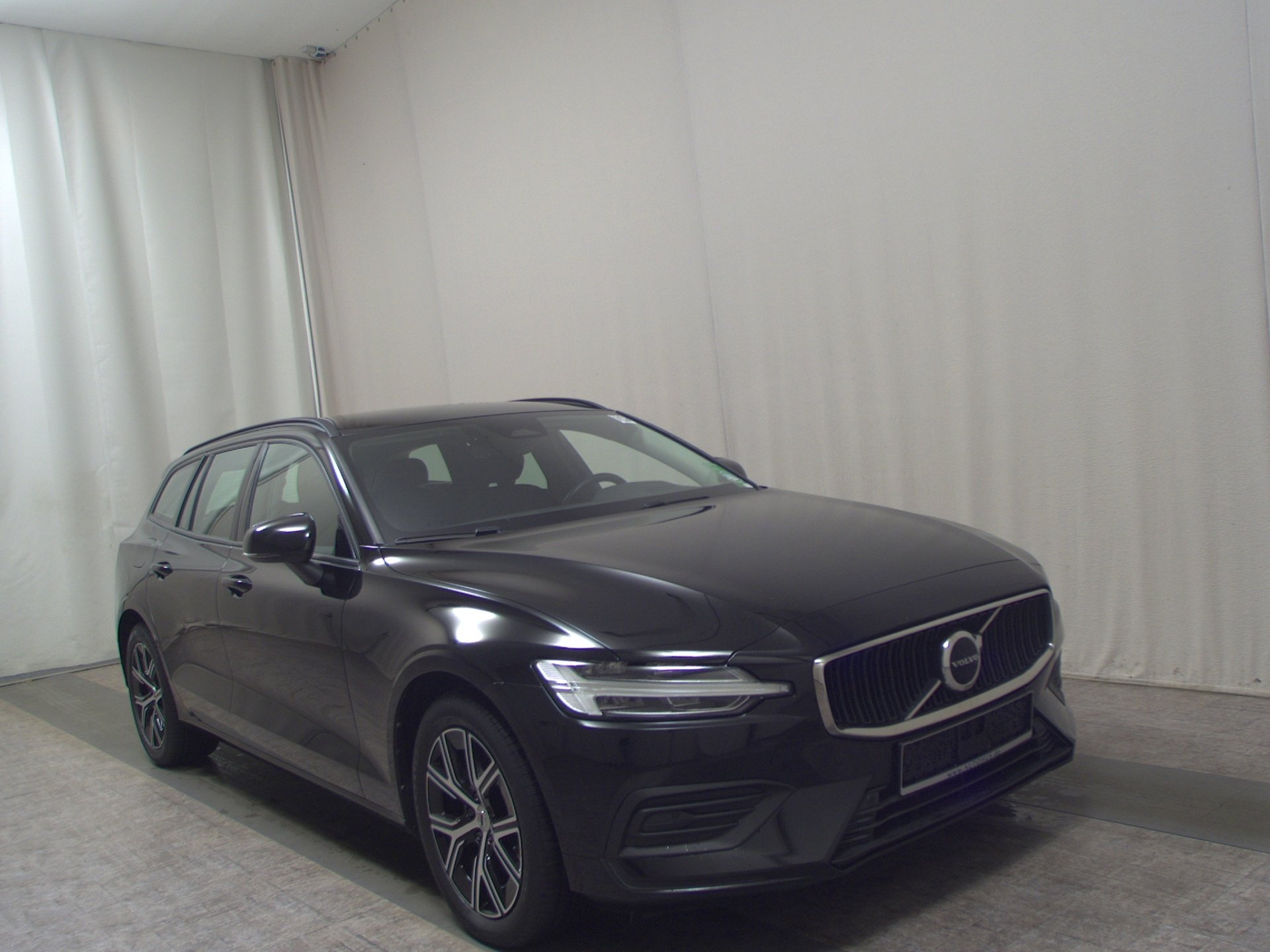 Volvo V60 B3 Essential Navi LED RFK 4xShz PDC 3