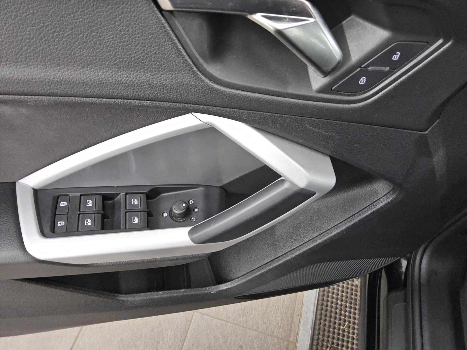 Audi Q3 Sportback 35 TFSI Navi+ LED vc+ ACC Sound PDC 10
