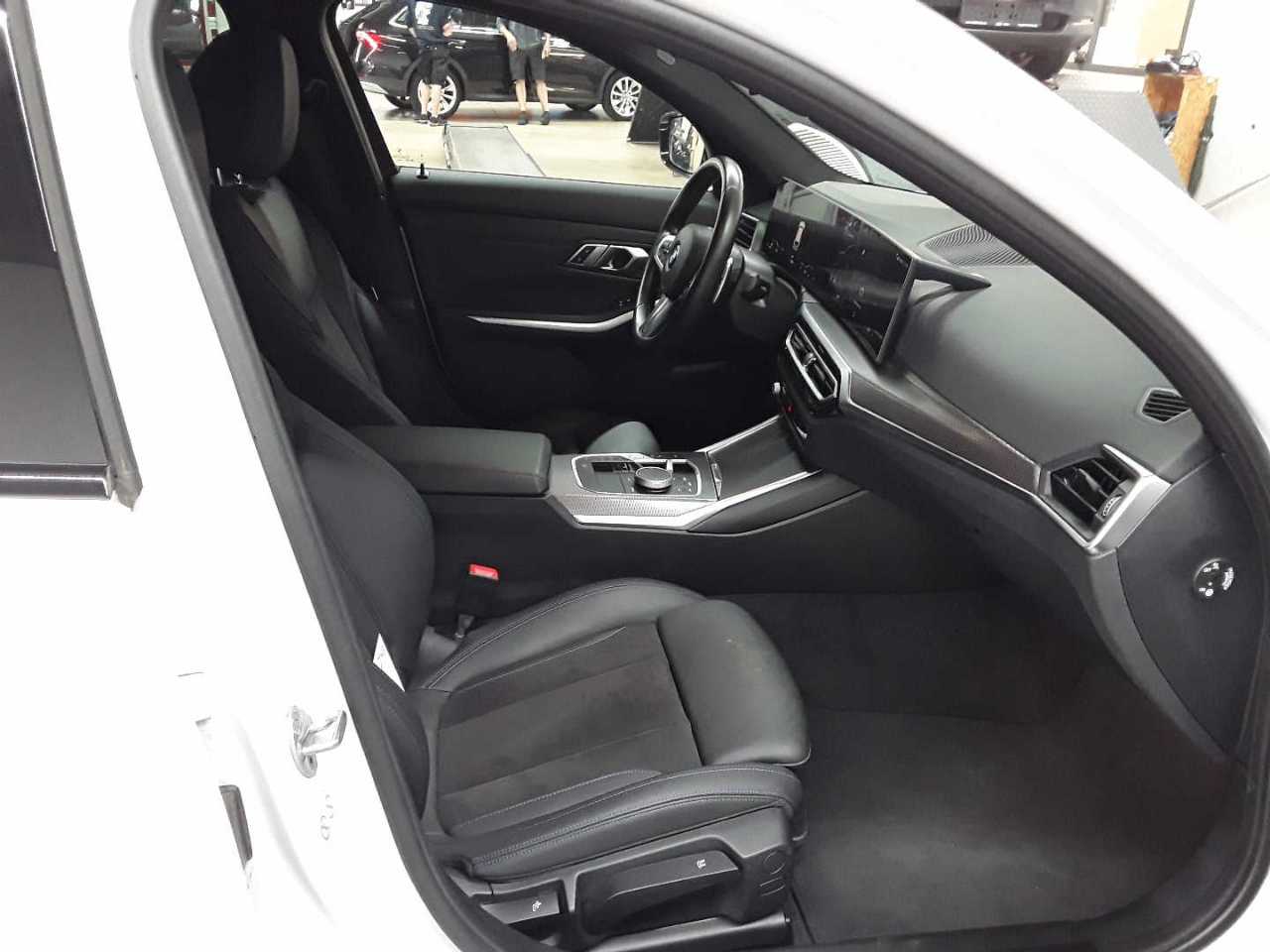 BMW 330i Touring xDrive Aut. 11
