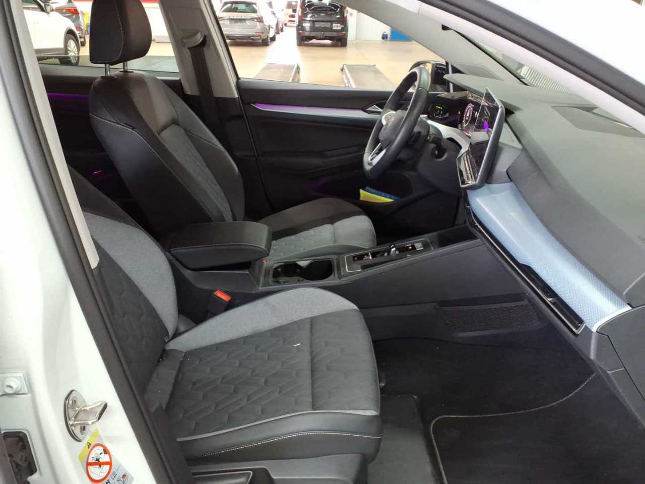 Volkswagen Golf Variant 1.5 eTSI OPF DSG Goal 8