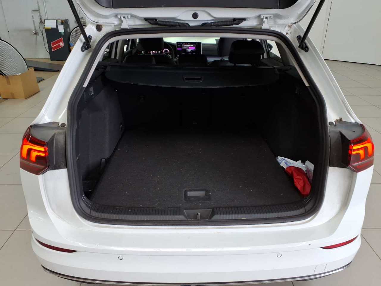 Volkswagen Golf Variant 1.5 eTSI OPF DSG Goal 16