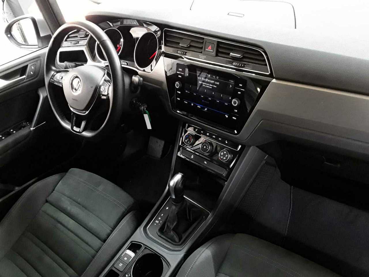 Volkswagen Touran 2.0 TDI SCR DSG Comfortline 9