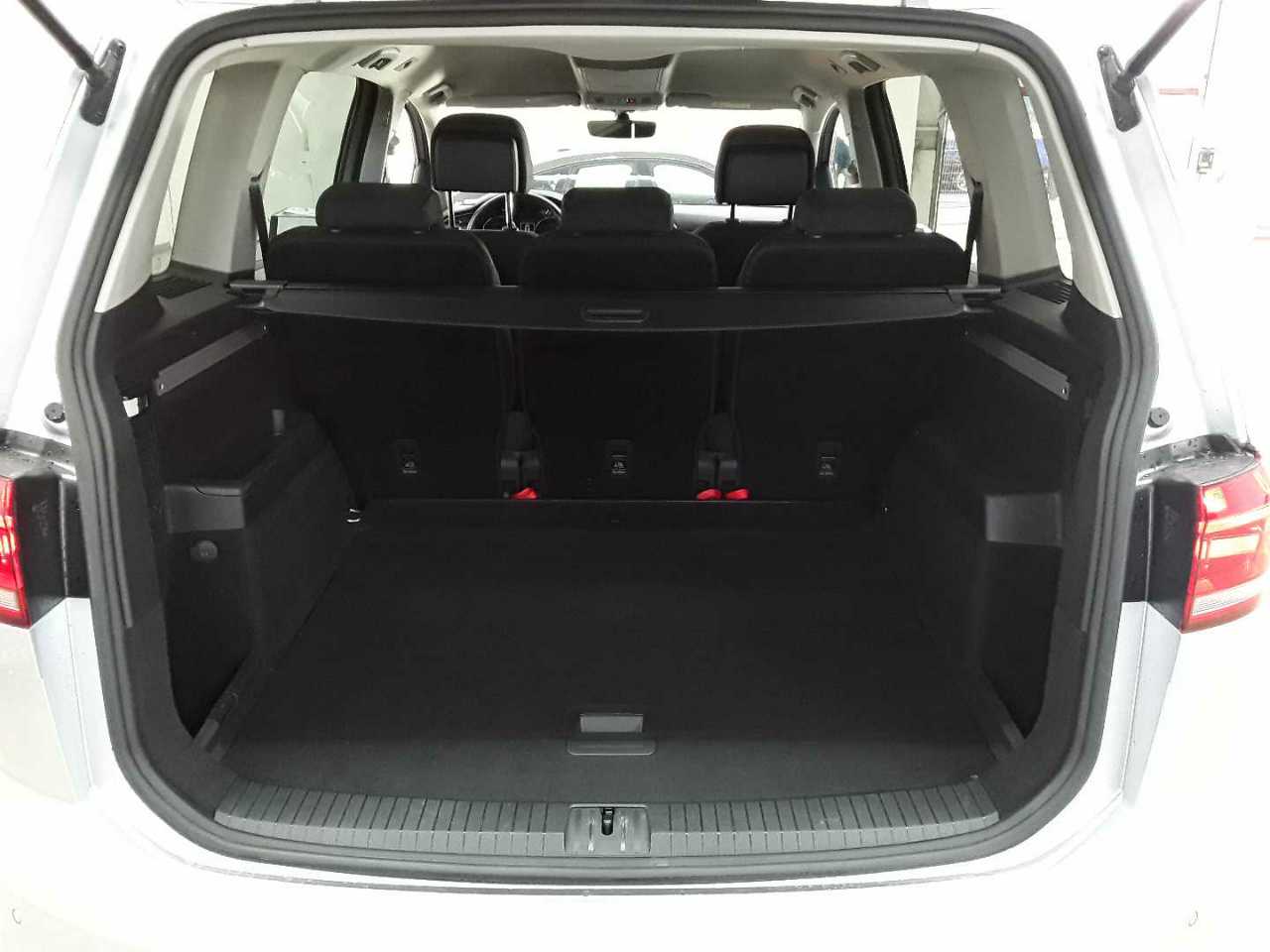 Volkswagen Touran 2.0 TDI SCR DSG Comfortline 15