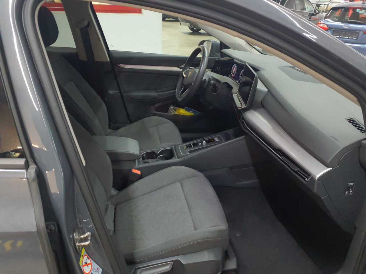 Volkswagen Golf Variant 1.5 eTSI OPF DSG Life 8