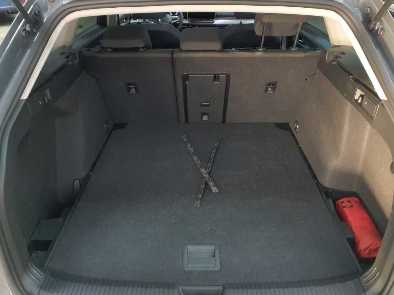 Volkswagen Golf Variant 1.5 eTSI OPF DSG Life 15