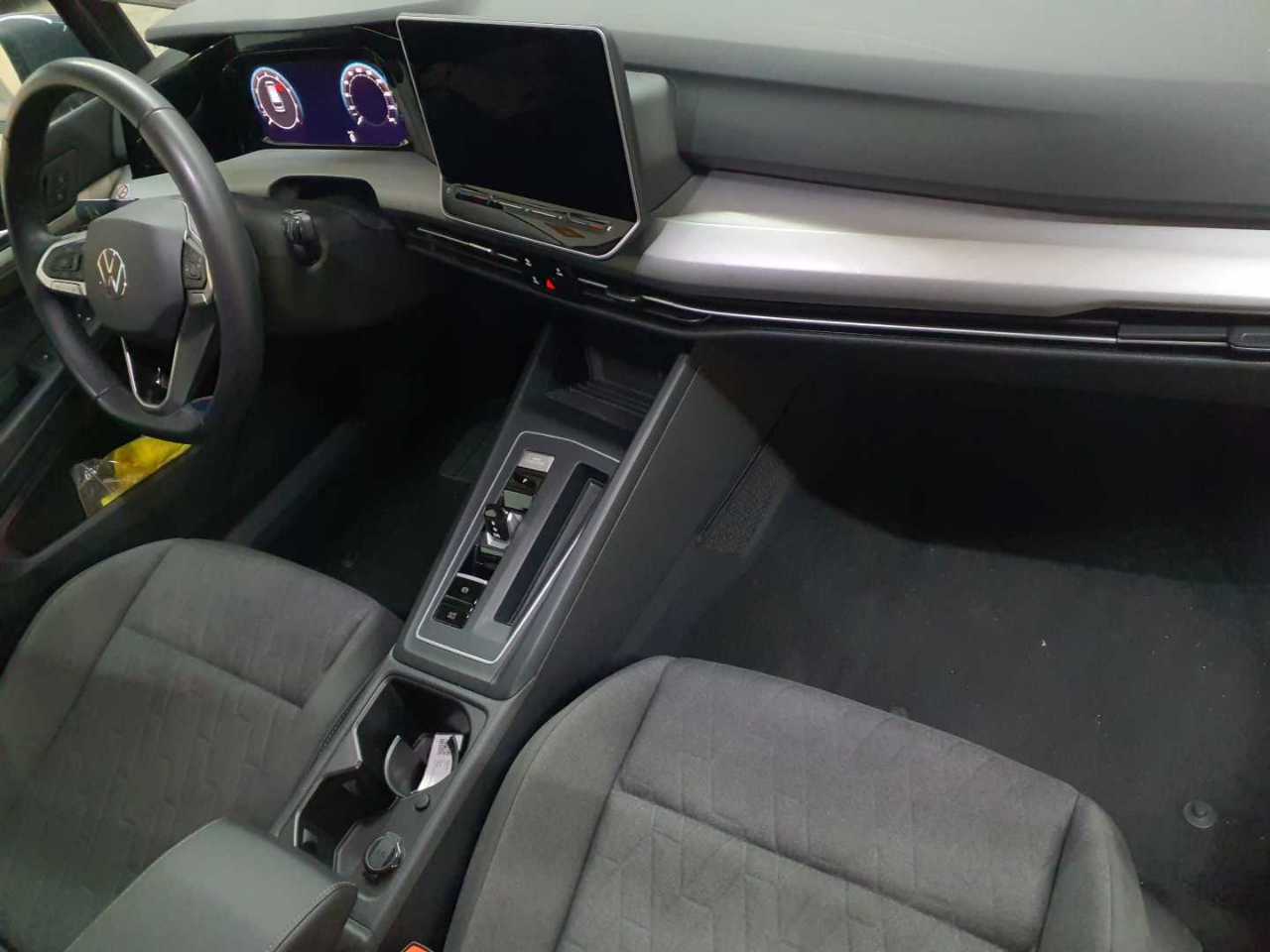 Volkswagen Golf Variant 1.5 eTSI OPF DSG Life 9