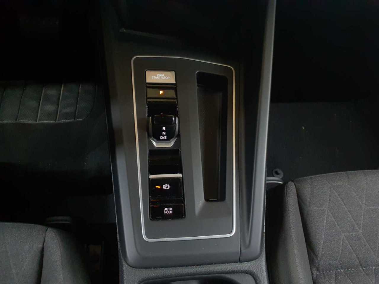 Volkswagen Golf Variant 1.5 eTSI OPF DSG Life 10