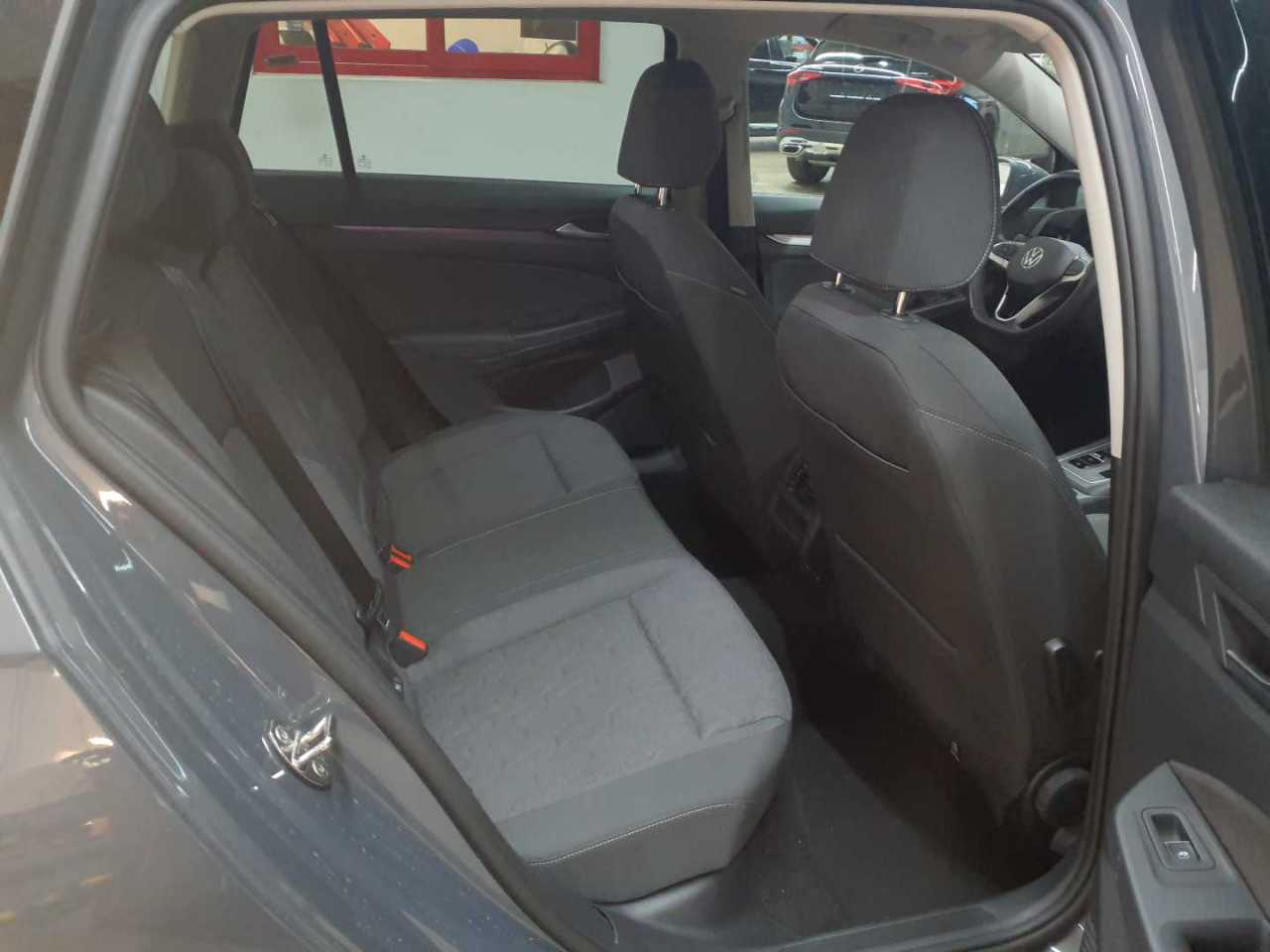 Volkswagen Golf Variant 1.5 eTSI OPF DSG Life 14