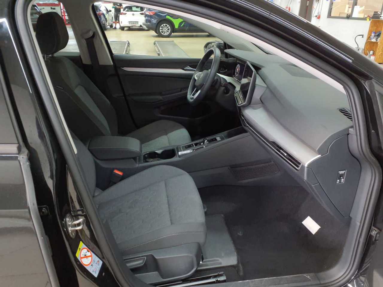 Volkswagen Golf 1.5 eTSI OPF DSG Life 8