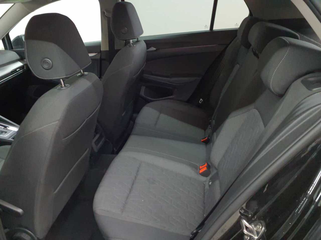 Volkswagen Golf 1.5 eTSI OPF DSG Life 13