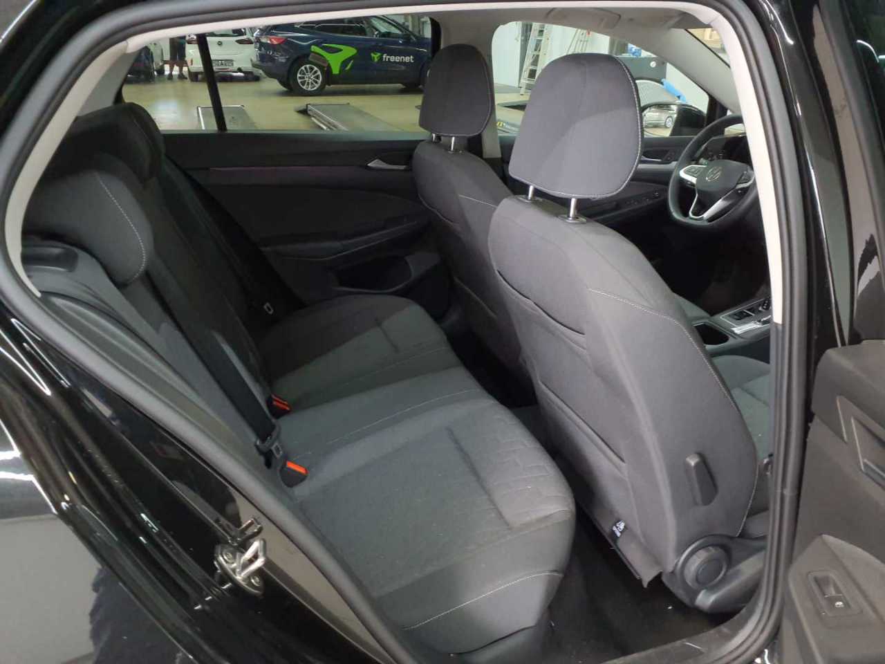 Volkswagen Golf 1.5 eTSI OPF DSG Life 14