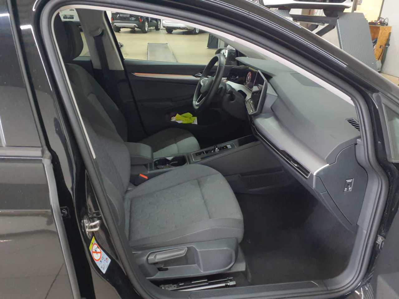 Volkswagen Golf Variant 1.5 eTSI OPF DSG Life 8