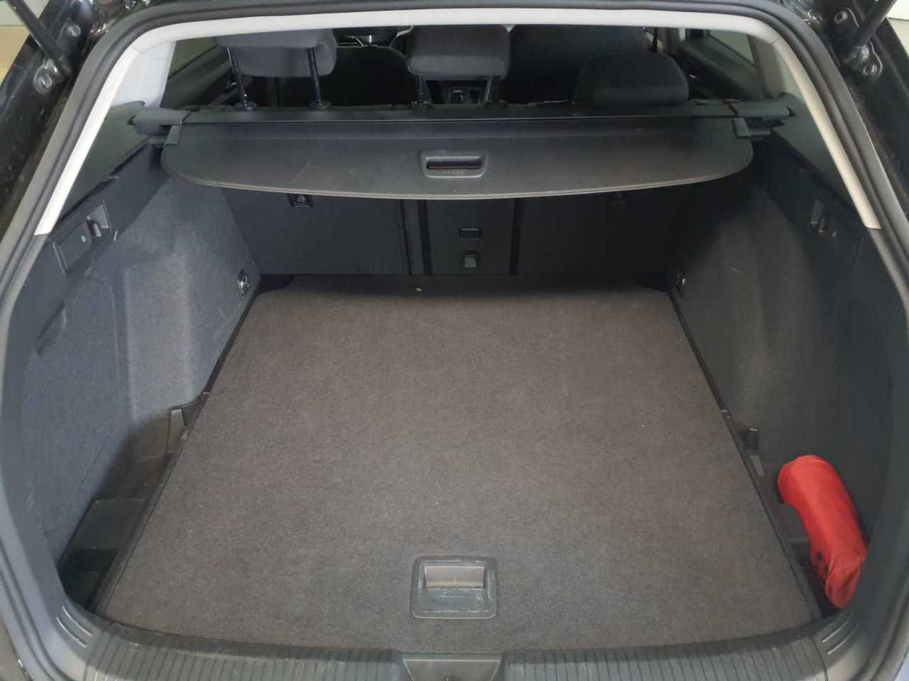 Volkswagen Golf Variant 1.5 eTSI OPF DSG Life 15