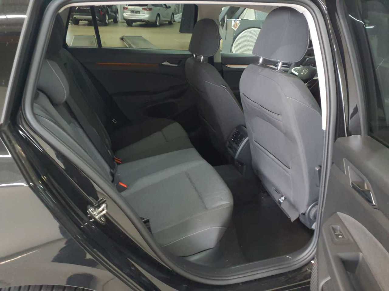 Volkswagen Golf Variant 1.5 eTSI OPF DSG Life 14