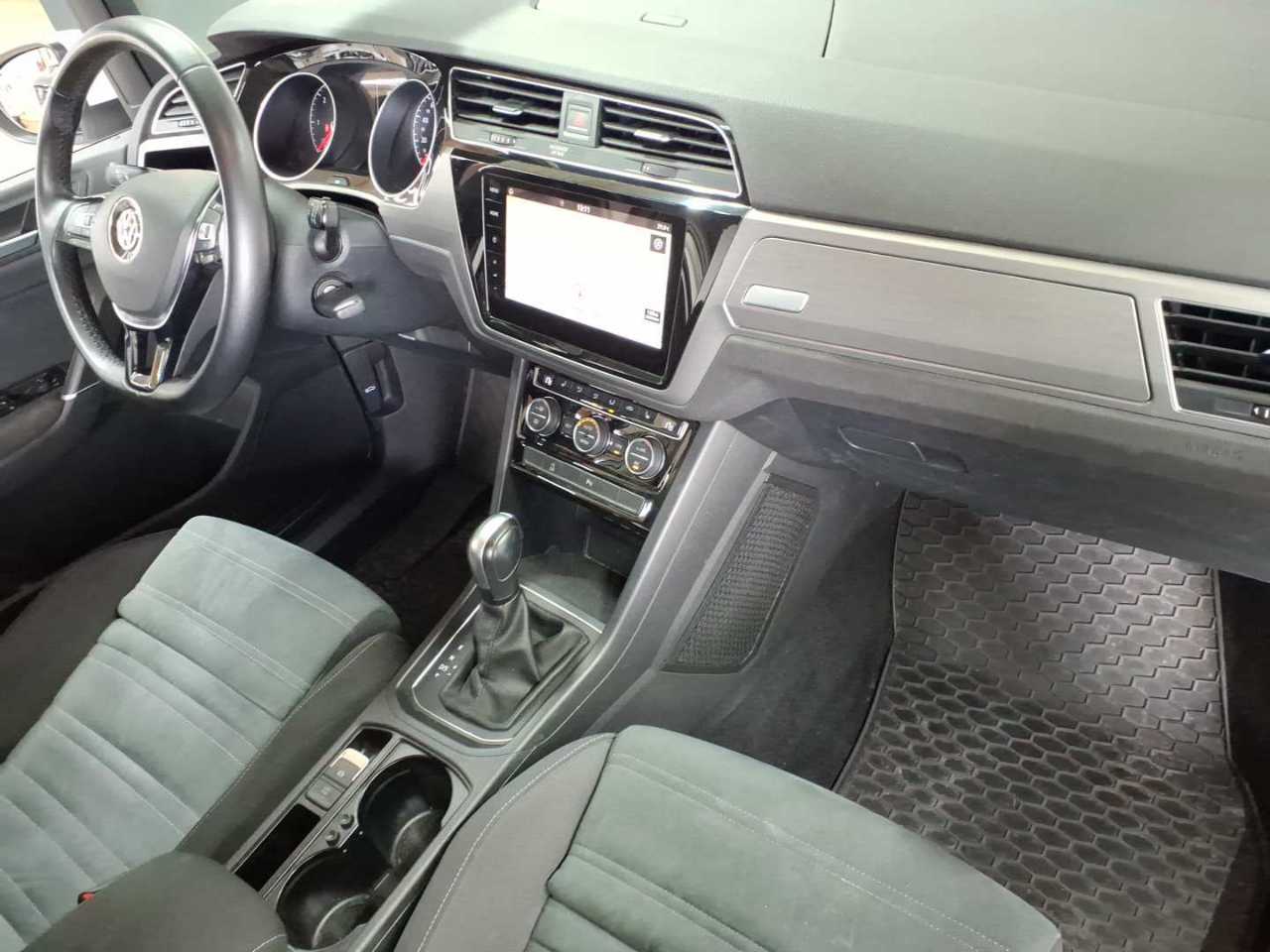 Volkswagen Touran 2.0 TDI SCR DSG Comfortline 9