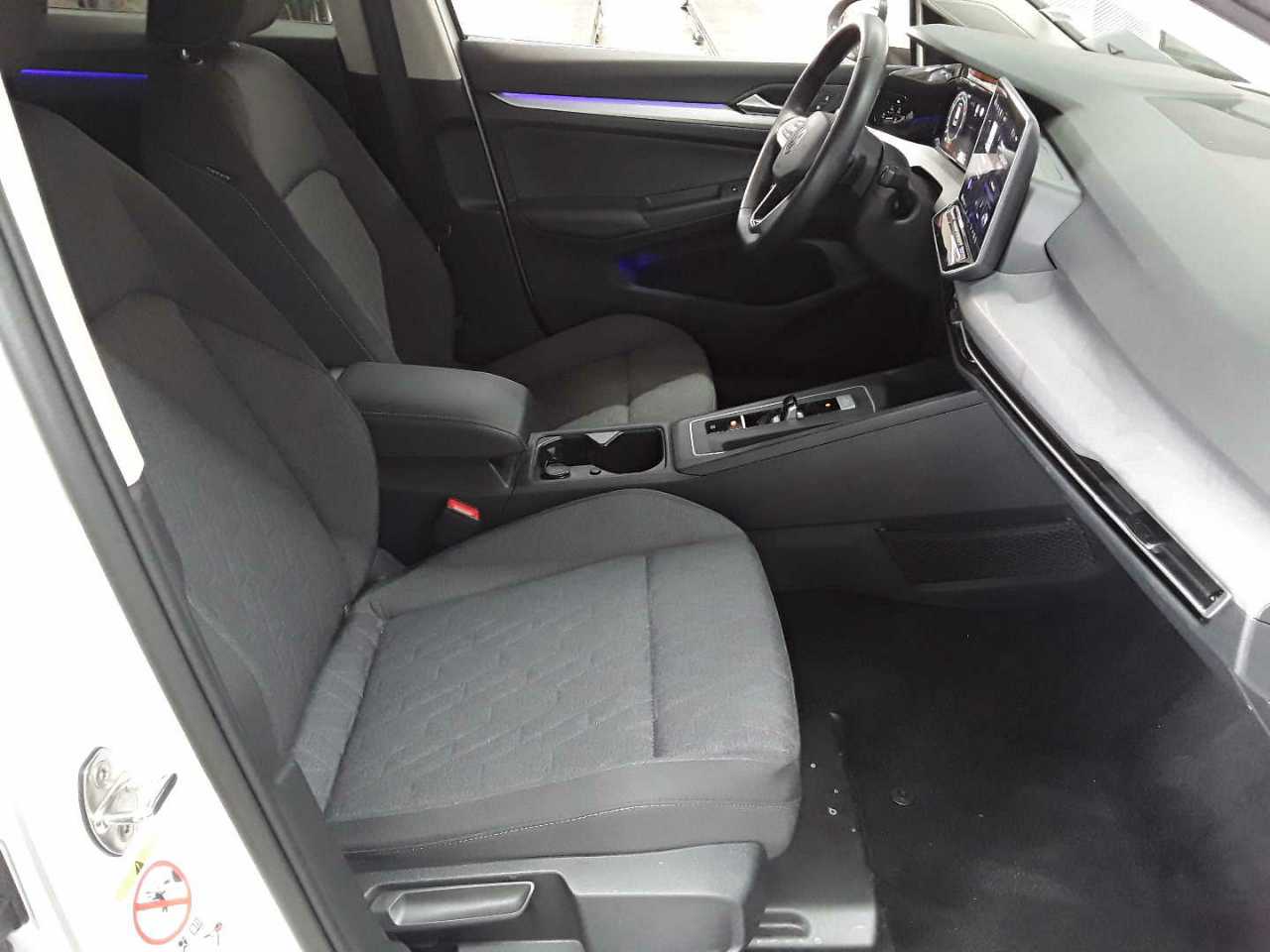 Volkswagen Golf 1.5 eTSI OPF DSG Life 8