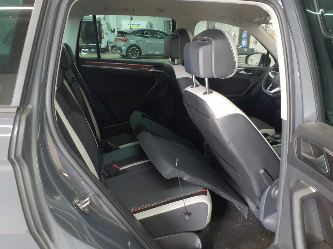 Volkswagen Tiguan 2.0 TSI OPF 4MOTION DSG URBAN SPORT 14
