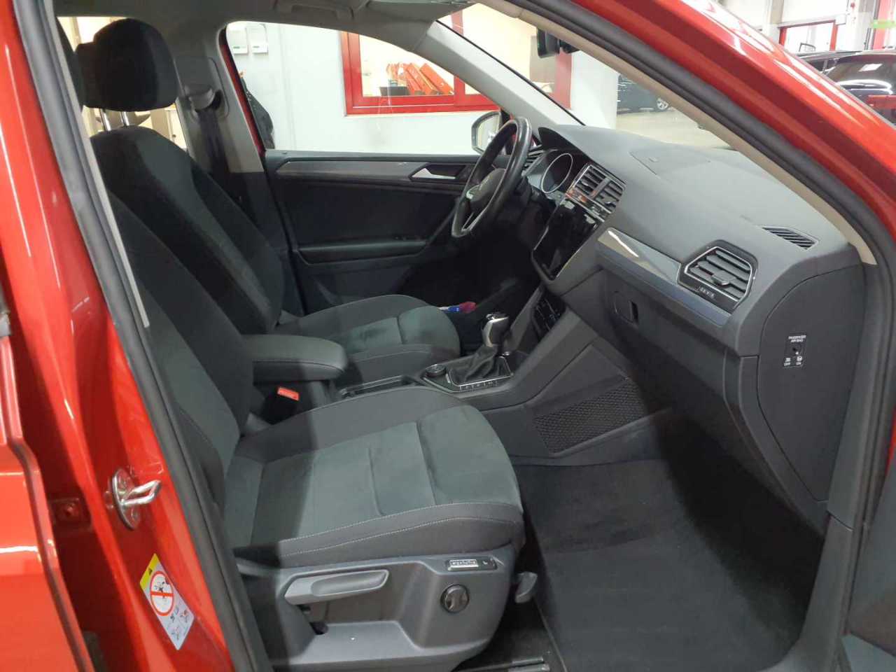 Volkswagen Tiguan 2.0 TDI SCR 4MOTION DSG Life 8