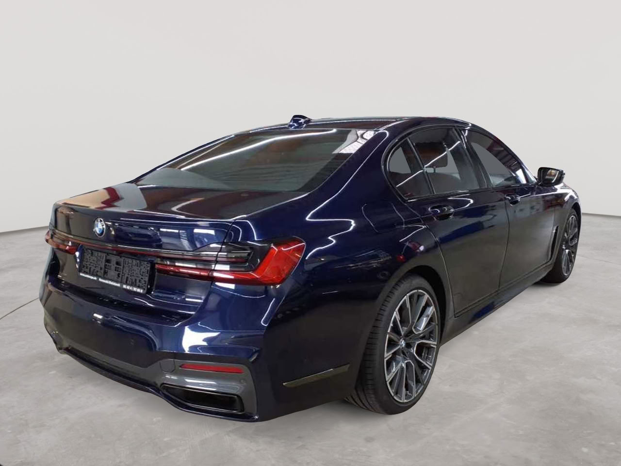 BMW 750i xDrive 4