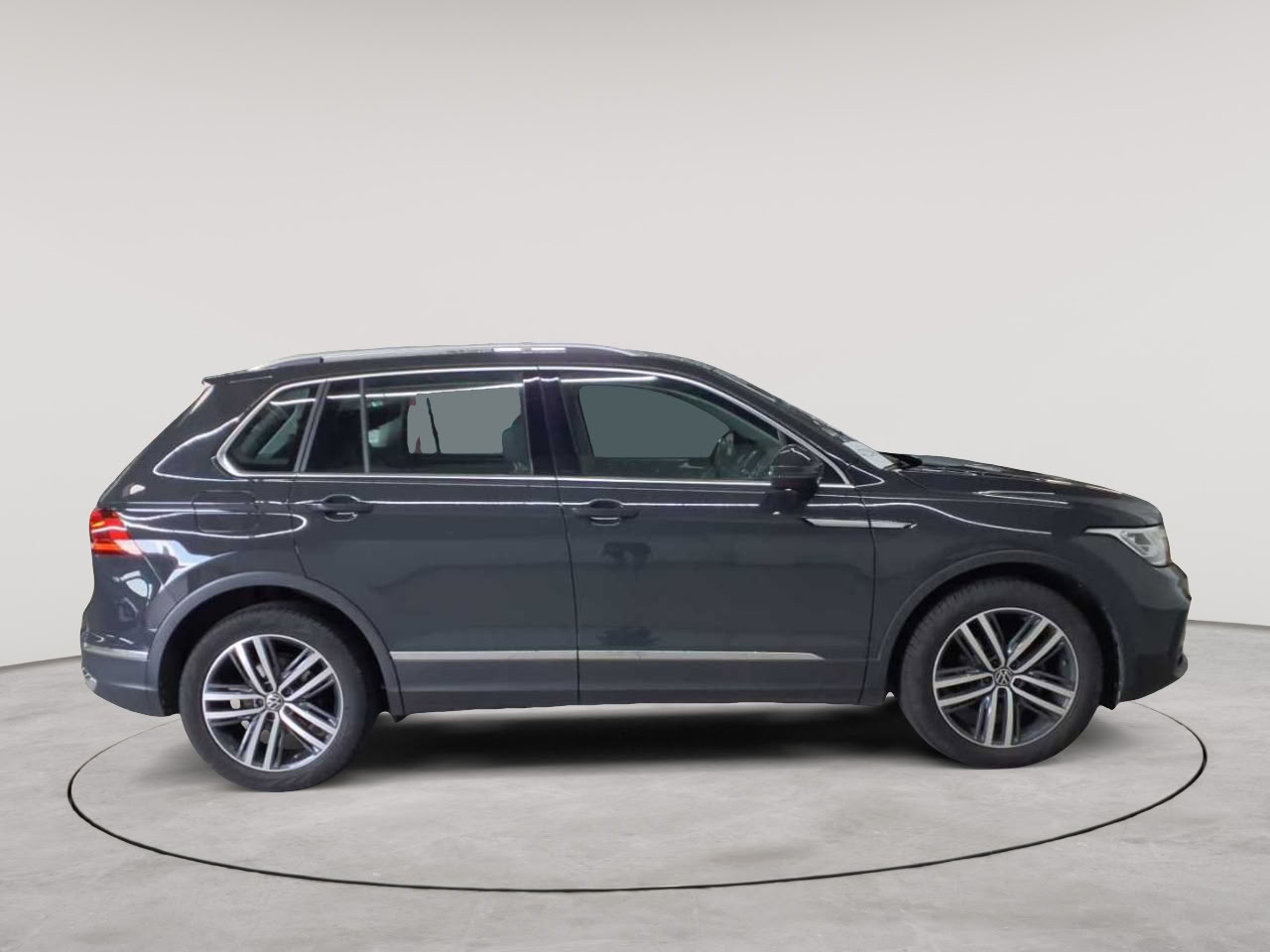 Volkswagen Tiguan 2.0 TDI SCR DSG Elegance 3