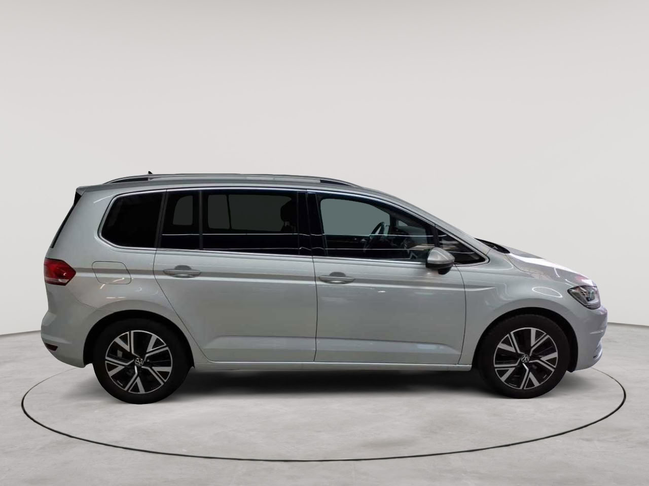 Volkswagen Touran 2.0 TDI SCR DSG Highline 3