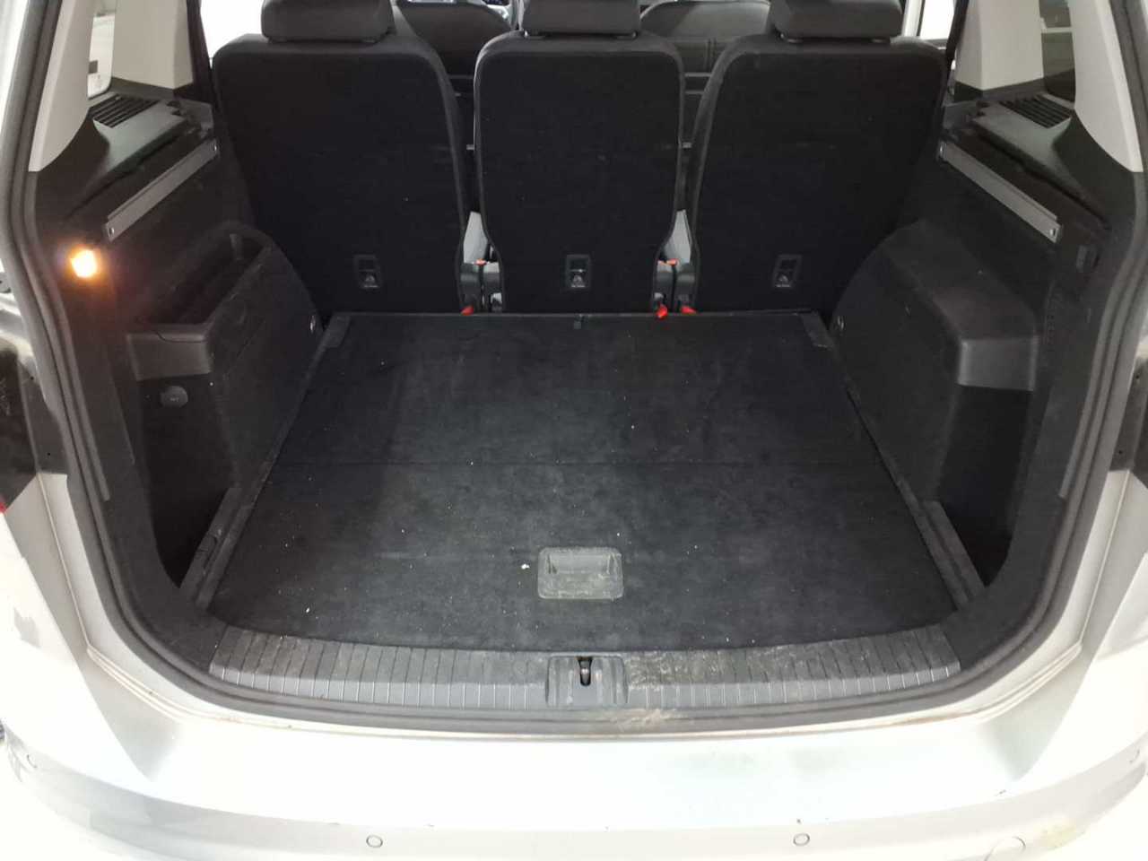 Volkswagen Touran 2.0 TDI SCR DSG Highline 15