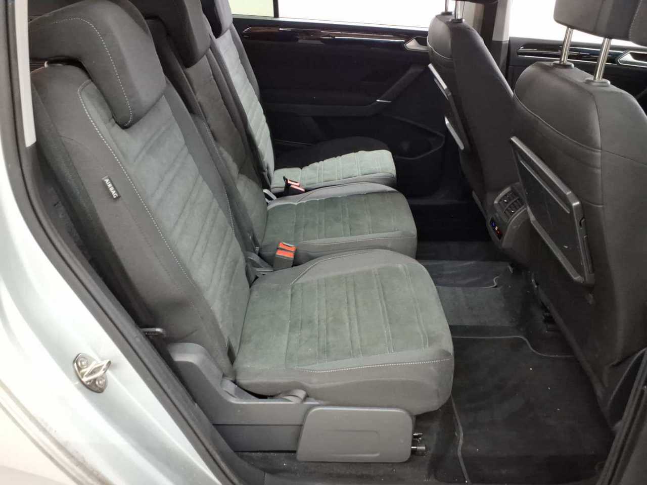 Volkswagen Touran 2.0 TDI SCR DSG Highline 13