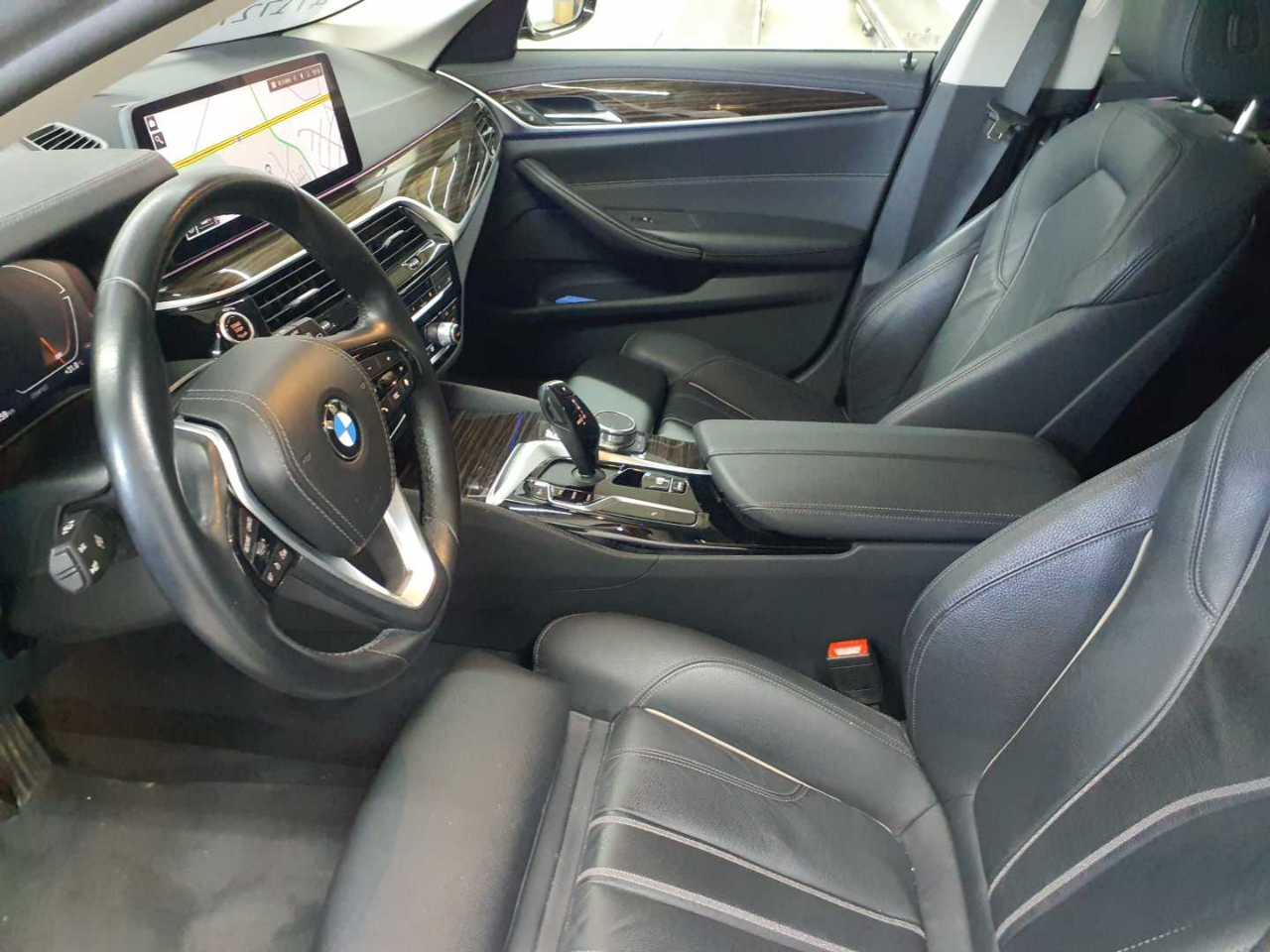 BMW 520d xDrive Touring Aut. Luxury Line 7