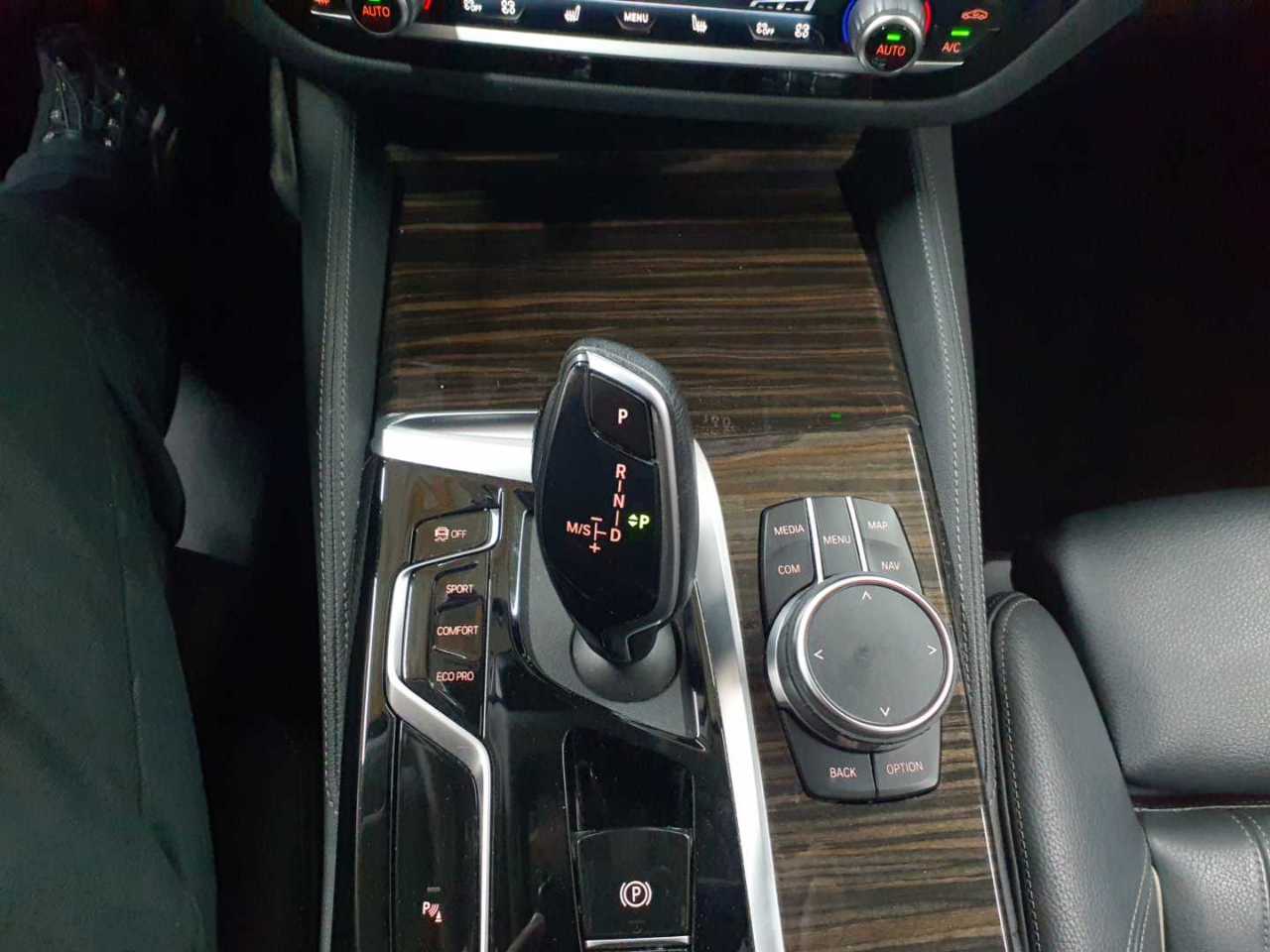 BMW 520d xDrive Touring Aut. Luxury Line 10