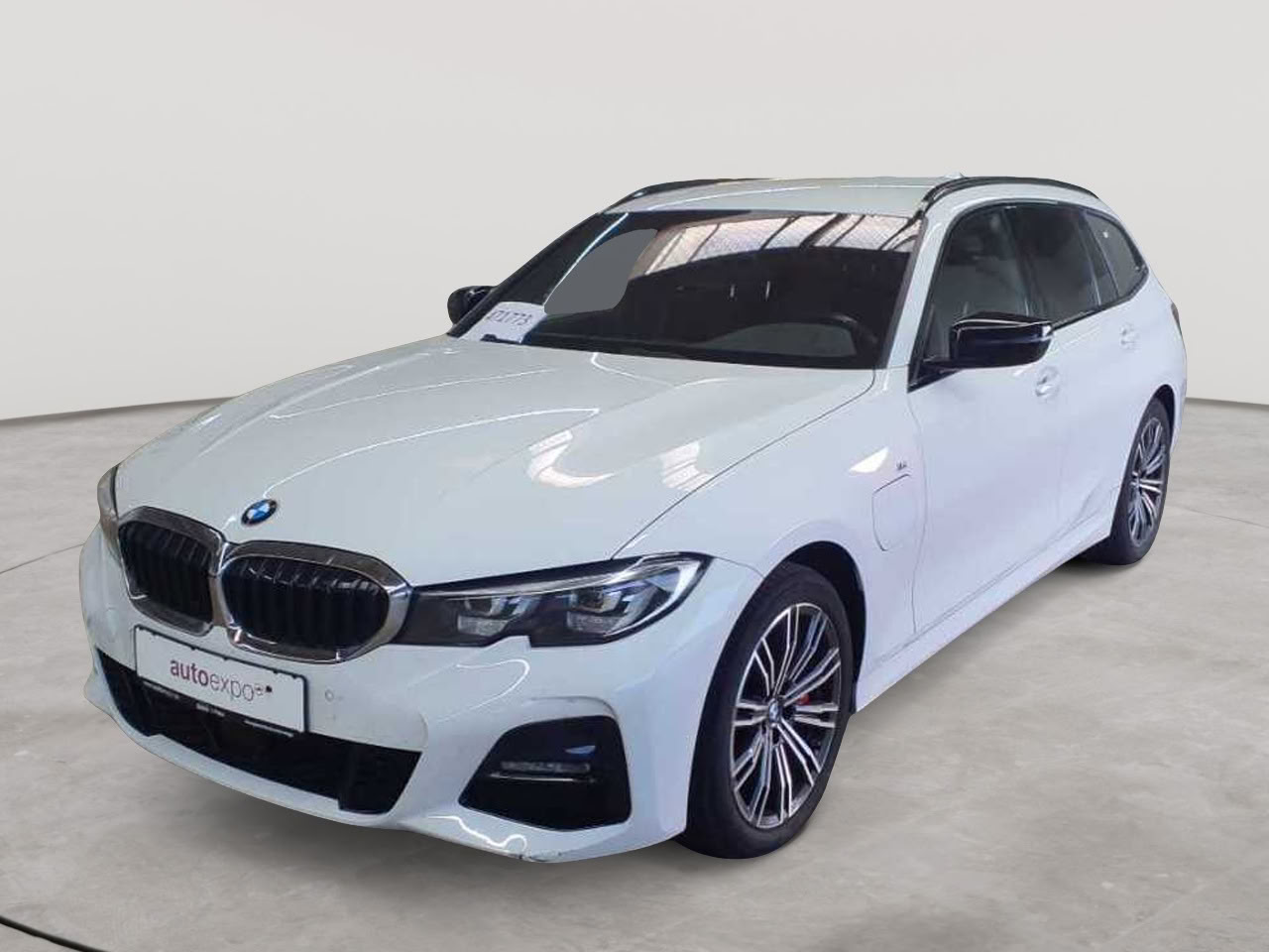 BMW 320e Touring Aut. M Sport 2