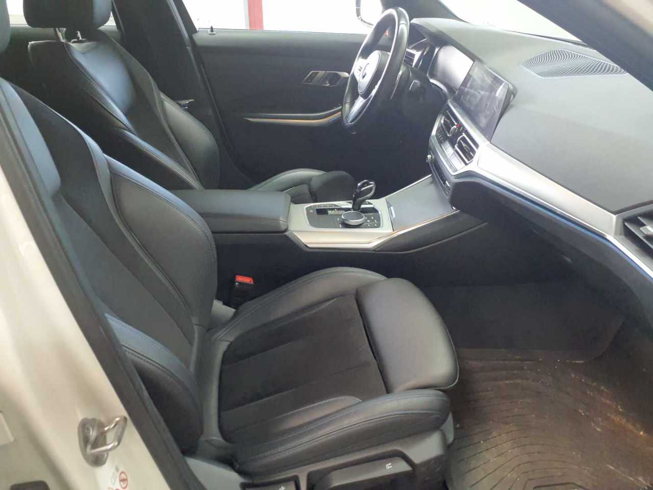 BMW 320e Touring Aut. M Sport 8