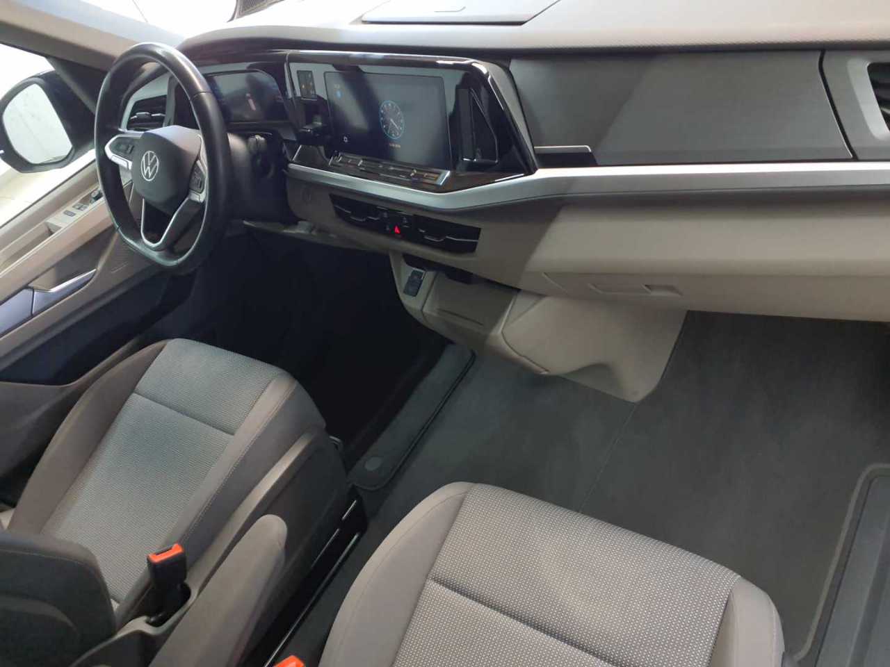 Volkswagen Multivan Kurz Life 9